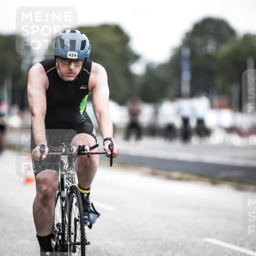 16.08.2026 - KN Förde Triathlon 2026 H.Heesch http://msf.ph/oto/9978231 16.08.2026 11:24:26 Radfahren 393, 424 meine-sportfotos.de