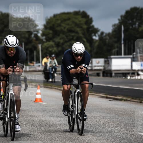 16.08.2026 - KN Förde Triathlon 2026 H.Heesch http://msf.ph/oto/9978241 16.08.2026 11:31:34 Radfahren 377, 395 meine-sportfotos.de