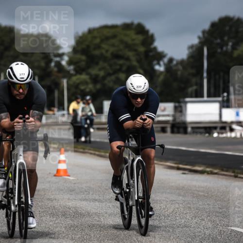 16.08.2026 - KN Förde Triathlon 2026 H.Heesch http://msf.ph/oto/9978243 16.08.2026 11:31:34 Radfahren 377, 395 meine-sportfotos.de
