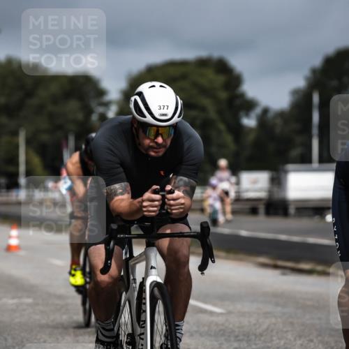 16.08.2026 - KN Förde Triathlon 2026 H.Heesch http://msf.ph/oto/9978249 16.08.2026 11:31:35 Radfahren 377, 395 meine-sportfotos.de