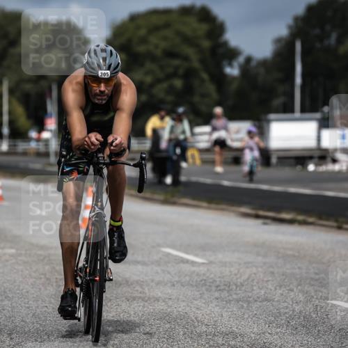 16.08.2026 - KN Förde Triathlon 2026 H.Heesch http://msf.ph/oto/9978274 16.08.2026 11:31:37 Radfahren 338, 377, 395 meine-sportfotos.de