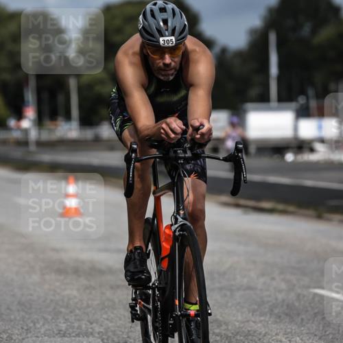 16.08.2026 - KN Förde Triathlon 2026 H.Heesch http://msf.ph/oto/9978289 16.08.2026 11:31:38 Radfahren 338, 377, 395 meine-sportfotos.de