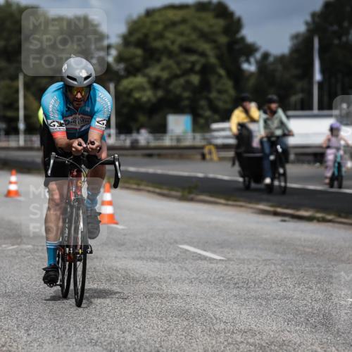 16.08.2026 - KN Förde Triathlon 2026 H.Heesch http://msf.ph/oto/9978317 16.08.2026 11:31:41 Radfahren 338, 395, 801 meine-sportfotos.de