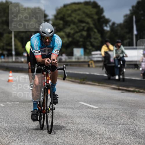 16.08.2026 - KN Förde Triathlon 2026 H.Heesch http://msf.ph/oto/9978322 16.08.2026 11:31:41 Radfahren 338, 395, 801 meine-sportfotos.de