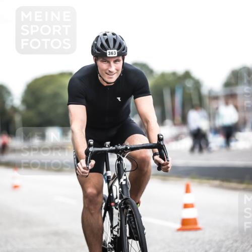 16.08.2026 - KN Förde Triathlon 2026 H.Heesch http://msf.ph/oto/9978339 16.08.2026 11:24:57 Radfahren 322, 358, 360, 363, 406 meine-sportfotos.de