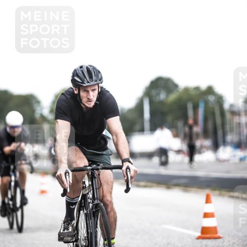 16.08.2026 - KN Förde Triathlon 2026 H.Heesch http://msf.ph/oto/9978367 16.08.2026 11:25:02 Radfahren 331, 406, 408, 409, 426 meine-sportfotos.de