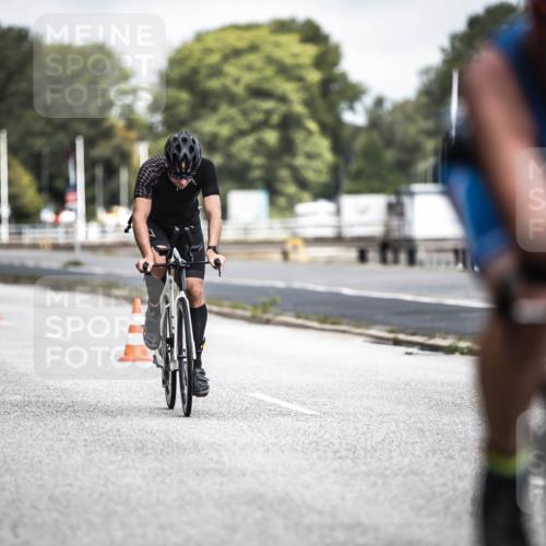 16.08.2026 - KN Förde Triathlon 2026 H.Heesch http://msf.ph/oto/9978429 16.08.2026 11:32:04 Radfahren 331, 352, 363, 410 meine-sportfotos.de