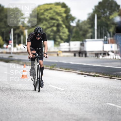 16.08.2026 - KN Förde Triathlon 2026 H.Heesch http://msf.ph/oto/9978434 16.08.2026 11:32:04 Radfahren 331, 352, 363, 410 meine-sportfotos.de