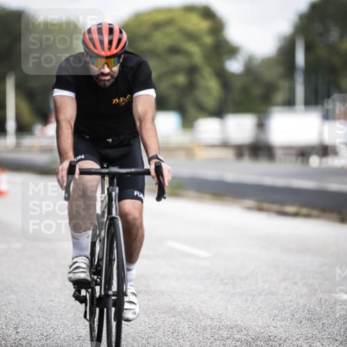 16.08.2026 - KN Förde Triathlon 2026 H.Heesch http://msf.ph/oto/9978453 16.08.2026 11:32:05 Radfahren 331, 352, 363, 365, 410 meine-sportfotos.de