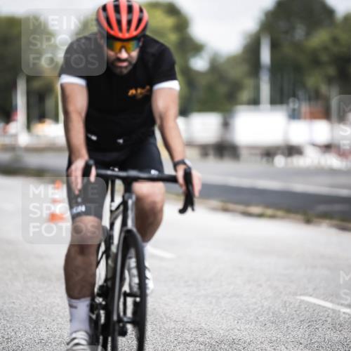 16.08.2026 - KN Förde Triathlon 2026 H.Heesch http://msf.ph/oto/9978461 16.08.2026 11:32:05 Radfahren 331, 352, 363, 365, 410 meine-sportfotos.de