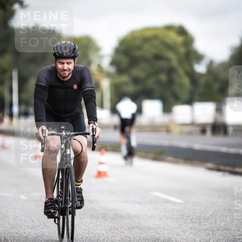 16.08.2026 - KN Förde Triathlon 2026 H.Heesch http://msf.ph/oto/9978484 16.08.2026 11:32:09 Radfahren 352, 363, 365, 393, 410 meine-sportfotos.de