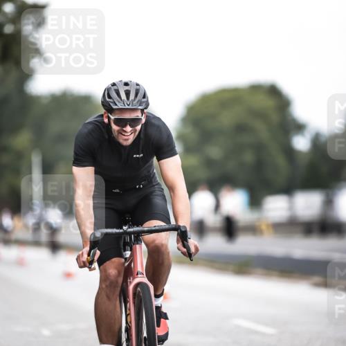 16.08.2026 - KN Förde Triathlon 2026 H.Heesch http://msf.ph/oto/9978487 16.08.2026 11:25:30 Radfahren 399, 413 meine-sportfotos.de