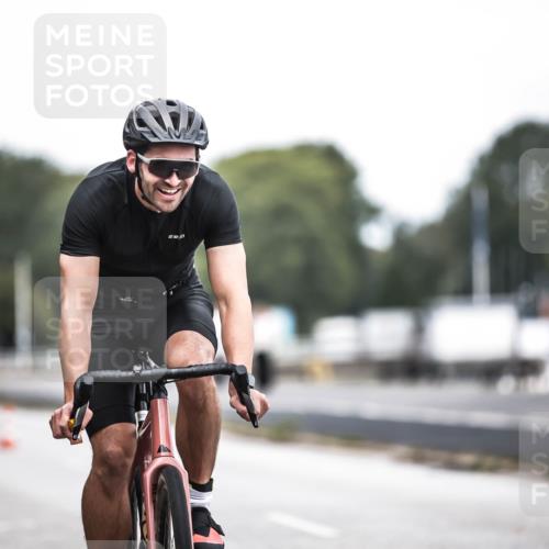 16.08.2026 - KN Förde Triathlon 2026 H.Heesch http://msf.ph/oto/9978493 16.08.2026 11:25:30 Radfahren 399, 413 meine-sportfotos.de
