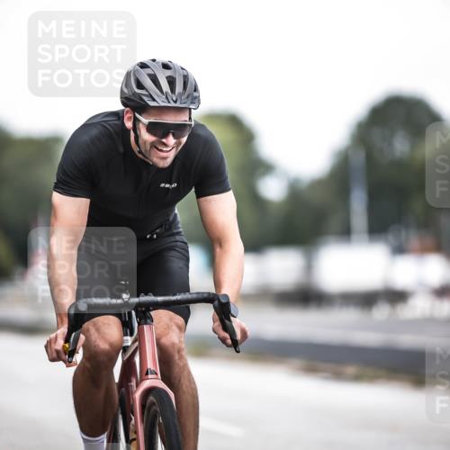 16.08.2026 - KN Förde Triathlon 2026 H.Heesch http://msf.ph/oto/9978499 16.08.2026 11:25:30 Radfahren 399, 413 meine-sportfotos.de
