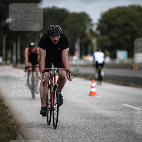 16.08.2026 - KN Förde Triathlon 2026 H.Heesch http://msf.ph/oto/9978512 16.08.2026 11:32:17 Radfahren 342, 364, 393, 394, 400 meine-sportfotos.de