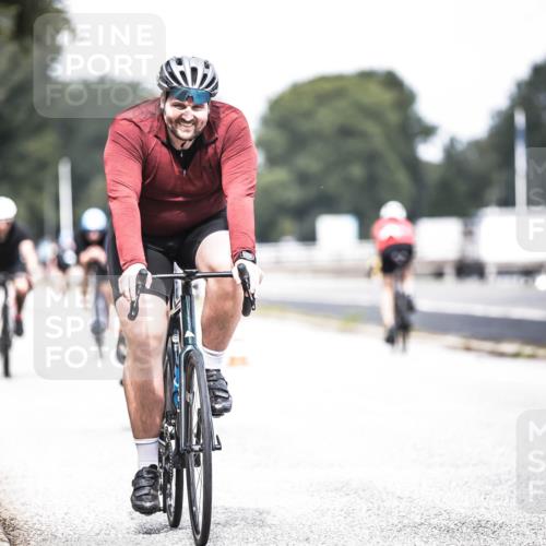 16.08.2026 - KN Förde Triathlon 2026 H.Heesch http://msf.ph/oto/9978551 16.08.2026 11:26:08 Radfahren 370, 421 meine-sportfotos.de
