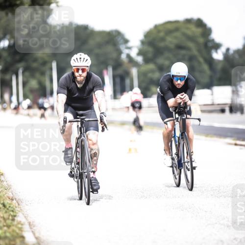 16.08.2026 - KN Förde Triathlon 2026 H.Heesch http://msf.ph/oto/9978576 16.08.2026 11:26:10 Radfahren 370, 421 meine-sportfotos.de