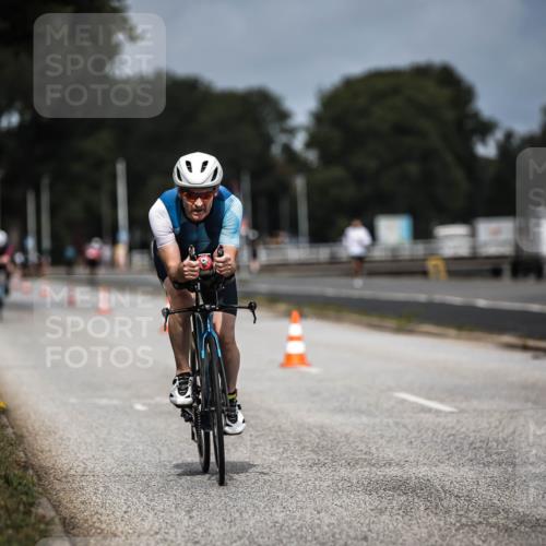16.08.2026 - KN Förde Triathlon 2026 H.Heesch http://msf.ph/oto/9978578 16.08.2026 11:26:17 Radfahren 339, 350, 381, 404 meine-sportfotos.de