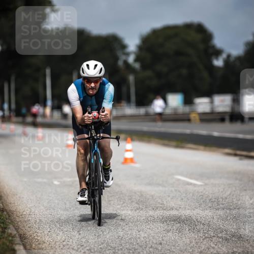16.08.2026 - KN Förde Triathlon 2026 H.Heesch http://msf.ph/oto/9978582 16.08.2026 11:26:17 Radfahren 339, 350, 381, 404 meine-sportfotos.de