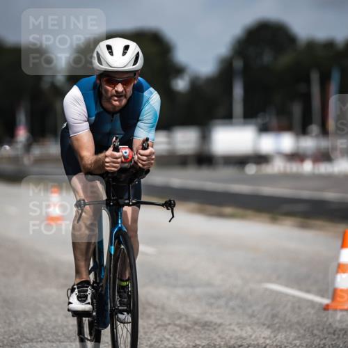 16.08.2026 - KN Förde Triathlon 2026 H.Heesch http://msf.ph/oto/9978604 16.08.2026 11:26:17 Radfahren 339, 350, 381, 404 meine-sportfotos.de