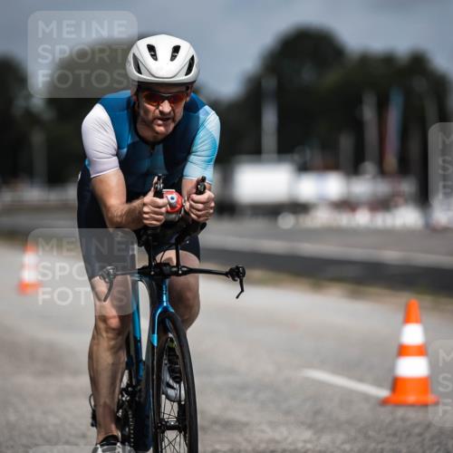16.08.2026 - KN Förde Triathlon 2026 H.Heesch http://msf.ph/oto/9978608 16.08.2026 11:26:17 Radfahren 339, 350, 381, 404 meine-sportfotos.de