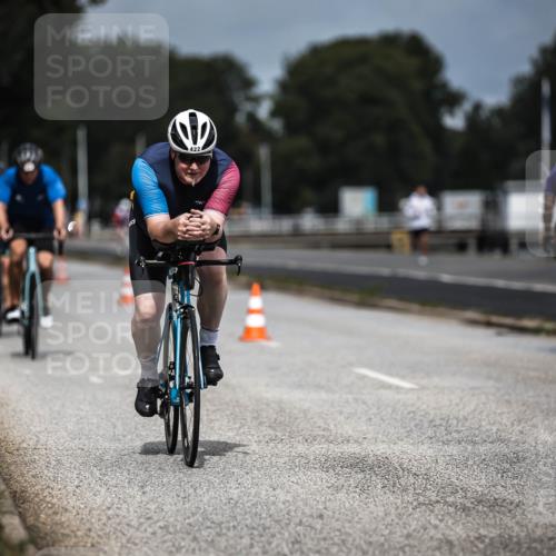 16.08.2026 - KN Förde Triathlon 2026 H.Heesch http://msf.ph/oto/9978618 16.08.2026 11:26:22 Radfahren 317, 381, 385, 404, 407, 422 meine-sportfotos.de