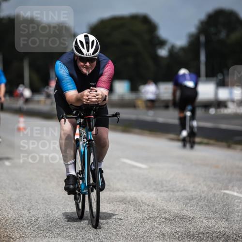 16.08.2026 - KN Förde Triathlon 2026 H.Heesch http://msf.ph/oto/9978634 16.08.2026 11:26:23 Radfahren 317, 385, 404, 407, 422, 432 meine-sportfotos.de
