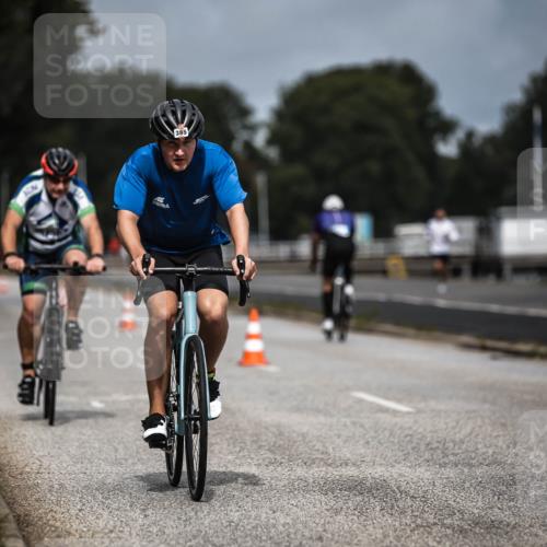 16.08.2026 - KN Förde Triathlon 2026 H.Heesch http://msf.ph/oto/9978640 16.08.2026 11:26:24 Radfahren 317, 385, 404, 407, 422, 432 meine-sportfotos.de