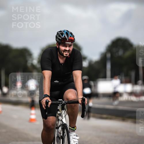 16.08.2026 - KN Förde Triathlon 2026 H.Heesch http://msf.ph/oto/9978686 16.08.2026 11:26:30 Radfahren 328, 374, 432, 803 meine-sportfotos.de