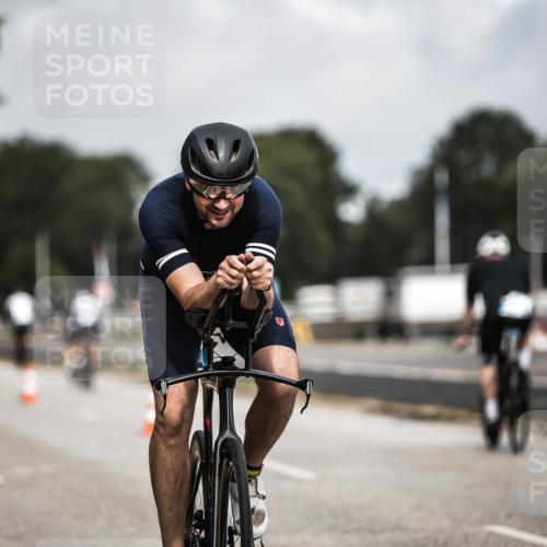 16.08.2026 - KN Förde Triathlon 2026 H.Heesch http://msf.ph/oto/9978695 16.08.2026 11:26:34 Radfahren 328, 429, 803 meine-sportfotos.de