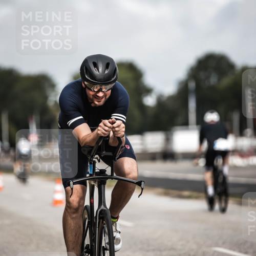 16.08.2026 - KN Förde Triathlon 2026 H.Heesch http://msf.ph/oto/9978697 16.08.2026 11:26:34 Radfahren 328, 429, 803 meine-sportfotos.de
