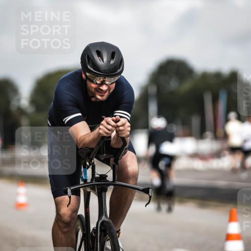 16.08.2026 - KN Förde Triathlon 2026 H.Heesch http://msf.ph/oto/9978703 16.08.2026 11:26:35 Radfahren 328, 429, 803 meine-sportfotos.de