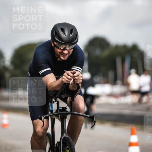 16.08.2026 - KN Förde Triathlon 2026 H.Heesch http://msf.ph/oto/9978705 16.08.2026 11:26:35 Radfahren 328, 429, 803 meine-sportfotos.de