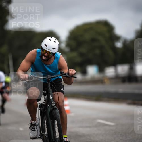 16.08.2026 - KN Förde Triathlon 2026 H.Heesch http://msf.ph/oto/9978706 16.08.2026 11:32:51 Radfahren 348, 391, 399 meine-sportfotos.de