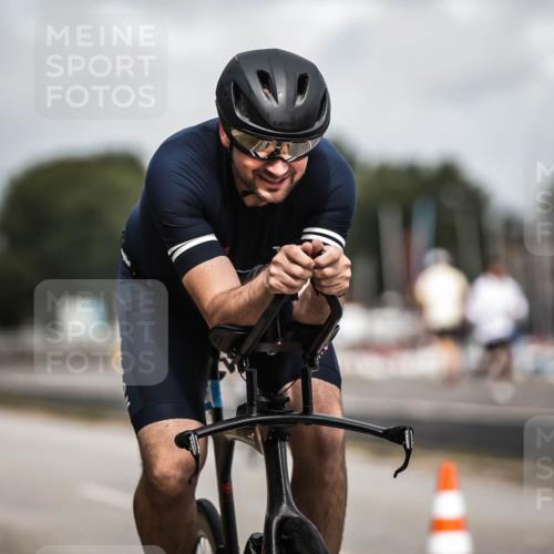 16.08.2026 - KN Förde Triathlon 2026 H.Heesch http://msf.ph/oto/9978709 16.08.2026 11:26:35 Radfahren 328, 429, 803 meine-sportfotos.de
