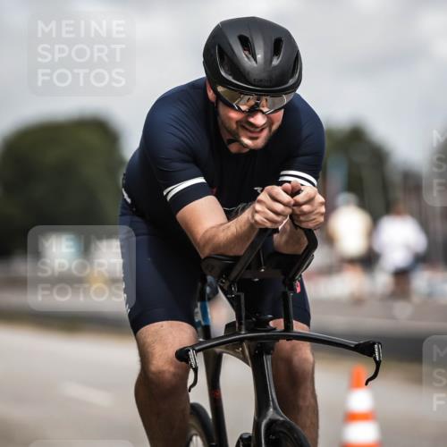 16.08.2026 - KN Förde Triathlon 2026 H.Heesch http://msf.ph/oto/9978711 16.08.2026 11:26:35 Radfahren 328, 429, 803 meine-sportfotos.de