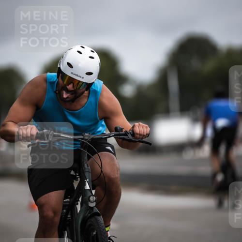 16.08.2026 - KN Förde Triathlon 2026 H.Heesch http://msf.ph/oto/9978728 16.08.2026 11:32:51 Radfahren 348, 391, 399 meine-sportfotos.de