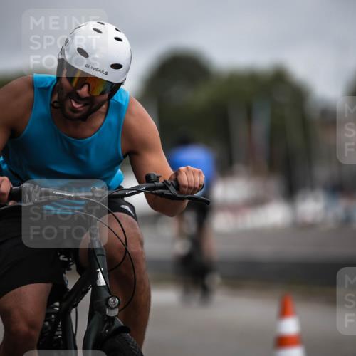 16.08.2026 - KN Förde Triathlon 2026 H.Heesch http://msf.ph/oto/9978736 16.08.2026 11:32:51 Radfahren 348, 391, 399 meine-sportfotos.de