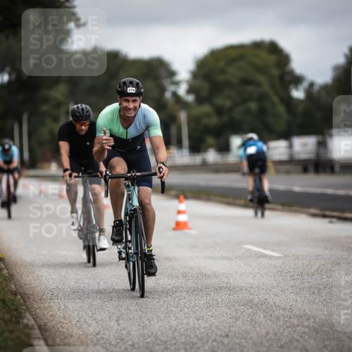 16.08.2026 - KN Förde Triathlon 2026 H.Heesch http://msf.ph/oto/9978964 16.08.2026 11:33:29 Radfahren 379, 403, 438 meine-sportfotos.de