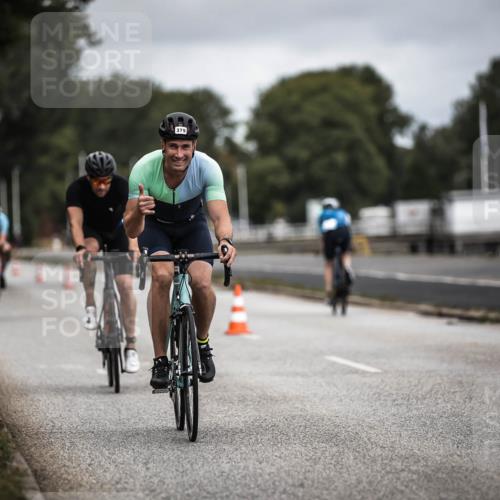 16.08.2026 - KN Förde Triathlon 2026 H.Heesch http://msf.ph/oto/9978968 16.08.2026 11:33:30 Radfahren 379, 403, 438 meine-sportfotos.de