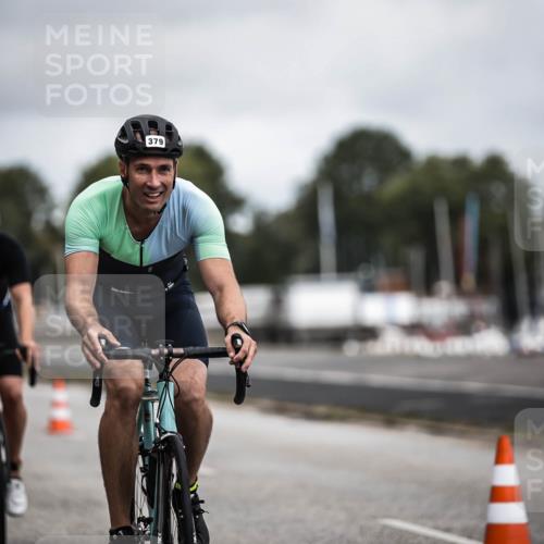 16.08.2026 - KN Förde Triathlon 2026 H.Heesch http://msf.ph/oto/9978997 16.08.2026 11:33:30 Radfahren 379, 403, 438 meine-sportfotos.de