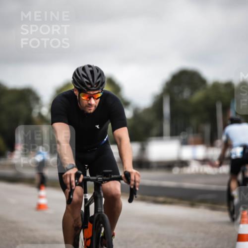 16.08.2026 - KN Förde Triathlon 2026 H.Heesch http://msf.ph/oto/9979001 16.08.2026 11:33:31 Radfahren 316, 379, 403, 438 meine-sportfotos.de