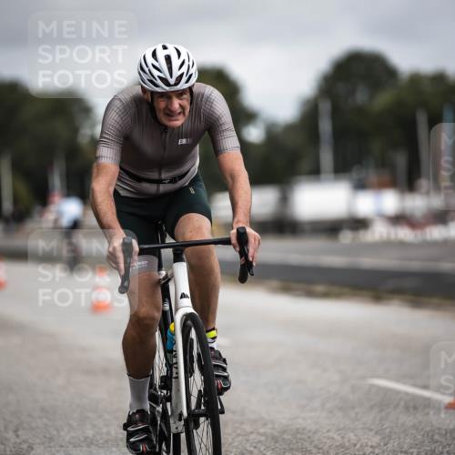 16.08.2026 - KN Förde Triathlon 2026 H.Heesch http://msf.ph/oto/9979043 16.08.2026 11:33:36 Radfahren 316, 388, 403, 409 meine-sportfotos.de