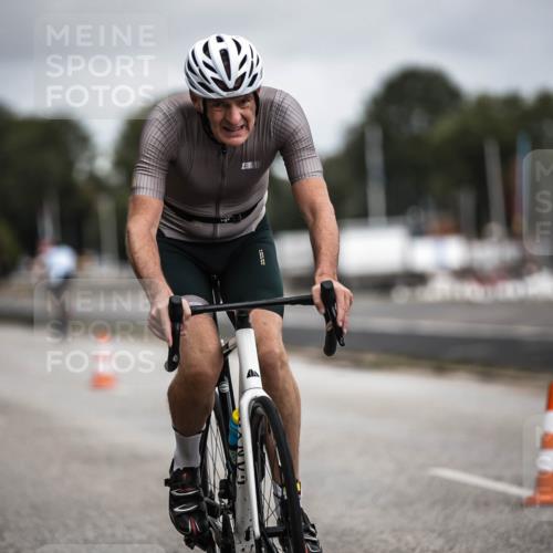 16.08.2026 - KN Förde Triathlon 2026 H.Heesch http://msf.ph/oto/9979047 16.08.2026 11:33:36 Radfahren 316, 388, 403, 409 meine-sportfotos.de
