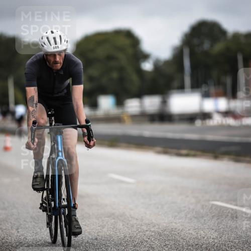 16.08.2026 - KN Förde Triathlon 2026 H.Heesch http://msf.ph/oto/9979065 16.08.2026 11:33:38 Radfahren 316, 388, 409 meine-sportfotos.de