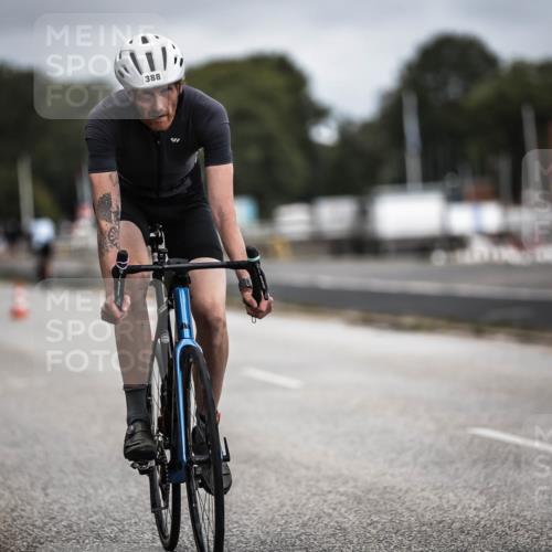 16.08.2026 - KN Förde Triathlon 2026 H.Heesch http://msf.ph/oto/9979072 16.08.2026 11:33:38 Radfahren 316, 388, 409 meine-sportfotos.de
