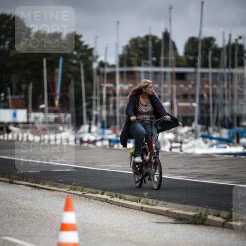 16.08.2026 - KN Förde Triathlon 2026 H.Heesch http://msf.ph/oto/9979185 16.08.2026 11:34:20 Radfahren 422, 424 meine-sportfotos.de
