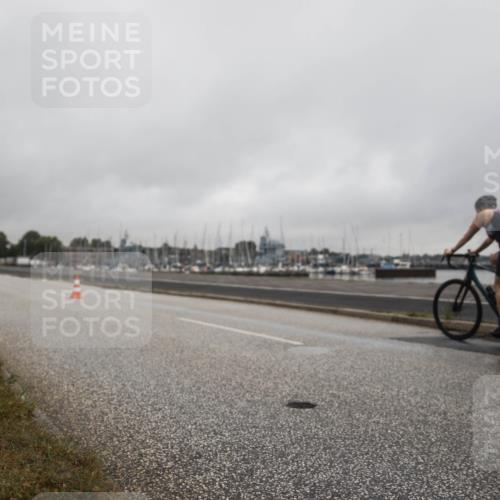 16.08.2026 - KN Förde Triathlon 2026 H.Heesch http://msf.ph/oto/9979200 16.08.2026 10:11:00 Radfahren 248, 267 meine-sportfotos.de