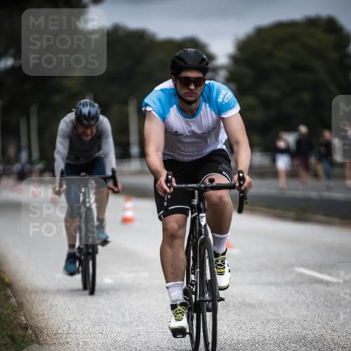 16.08.2026 - KN Förde Triathlon 2026 H.Heesch http://msf.ph/oto/9979304 16.08.2026 11:34:47 Radfahren 345, 358, 374, 394, 400, 410 meine-sportfotos.de