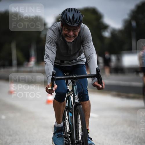 16.08.2026 - KN Förde Triathlon 2026 H.Heesch http://msf.ph/oto/9979327 16.08.2026 11:34:48 Radfahren 345, 358, 374, 394, 410 meine-sportfotos.de